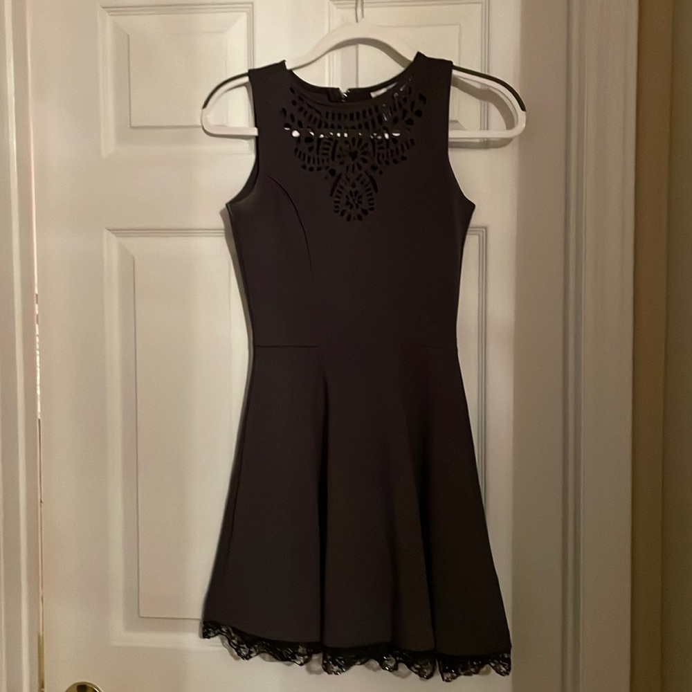 Women’s A-line Dress with Lace Trim (4)